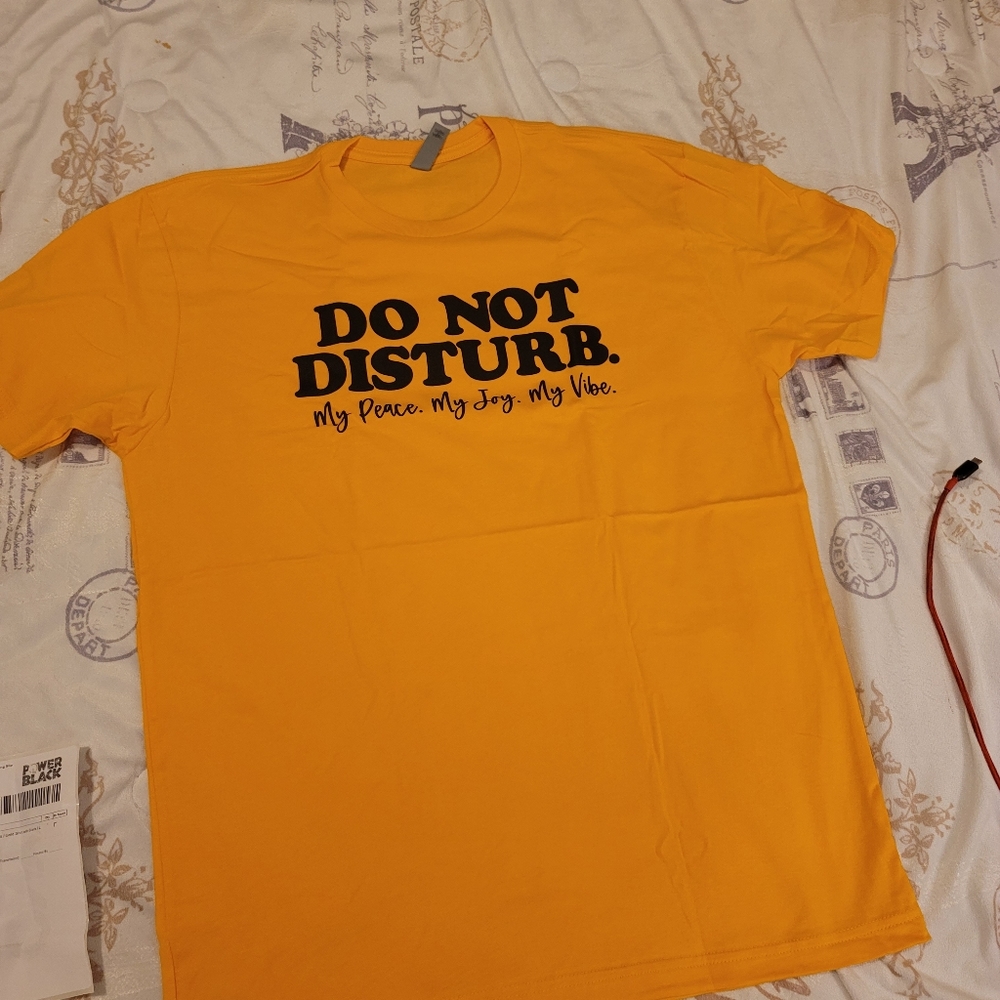 Yellow/gold Do Not Disturb tee shirt Large